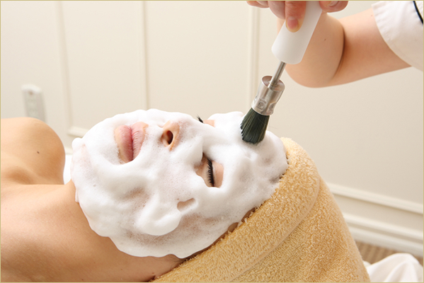 横浜　桜木町にあるエステサロン　エルニド　フェイシャル　アロマリンパマッサージ